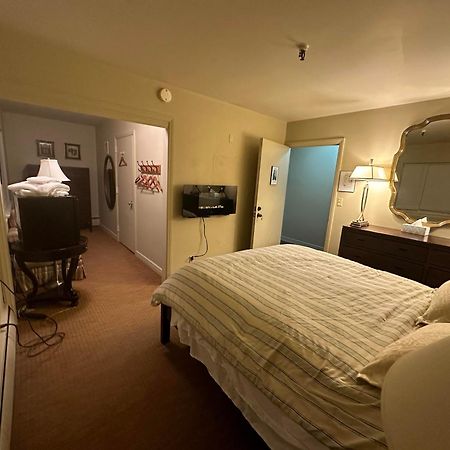 The Oaks B&B Hotel And Spiritual Center Jamestown Bagian luar foto