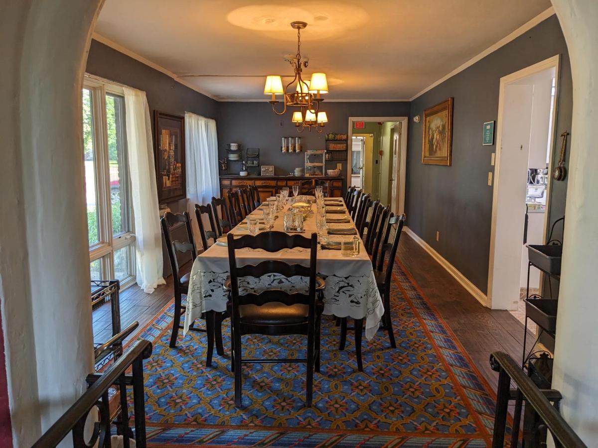 The Oaks B&B Hotel And Spiritual Center Jamestown Bagian luar foto
