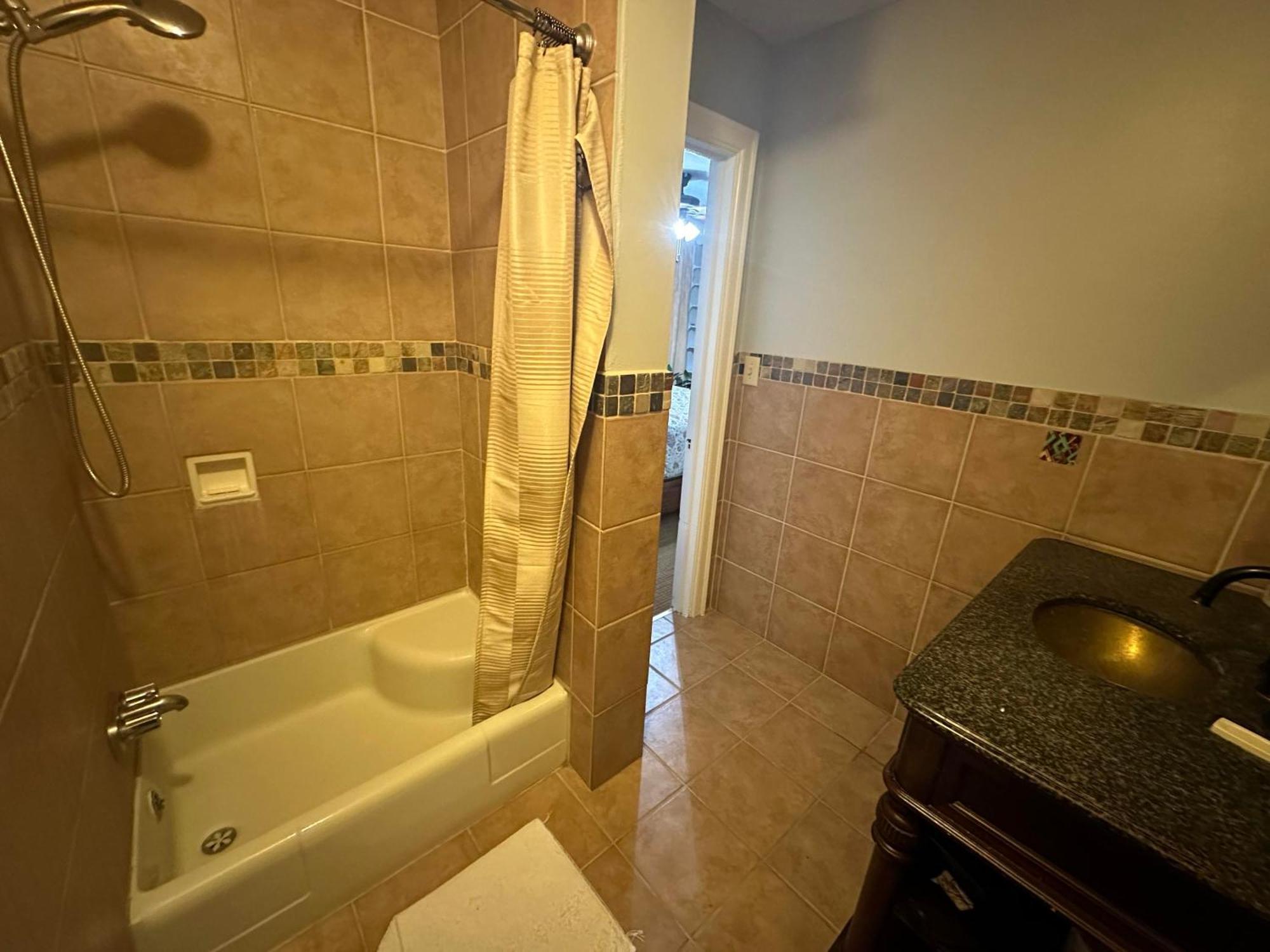 The Oaks B&B Hotel And Spiritual Center Jamestown Bagian luar foto